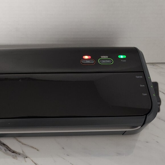 FoodSaver Vacuum Sealer Model:FM2000-015 - Picture 7 of 8